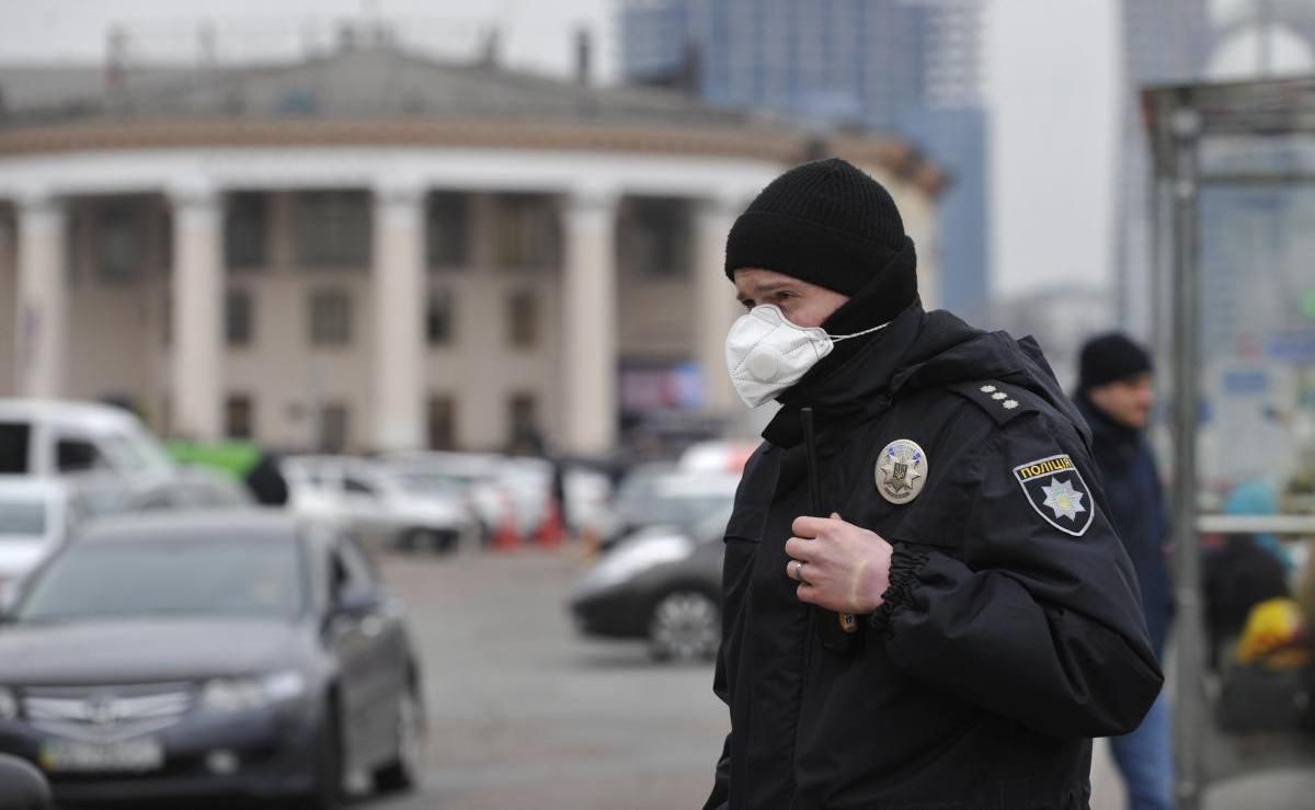 На Одещині побили поліцейського після його зауваження про відсутність масок