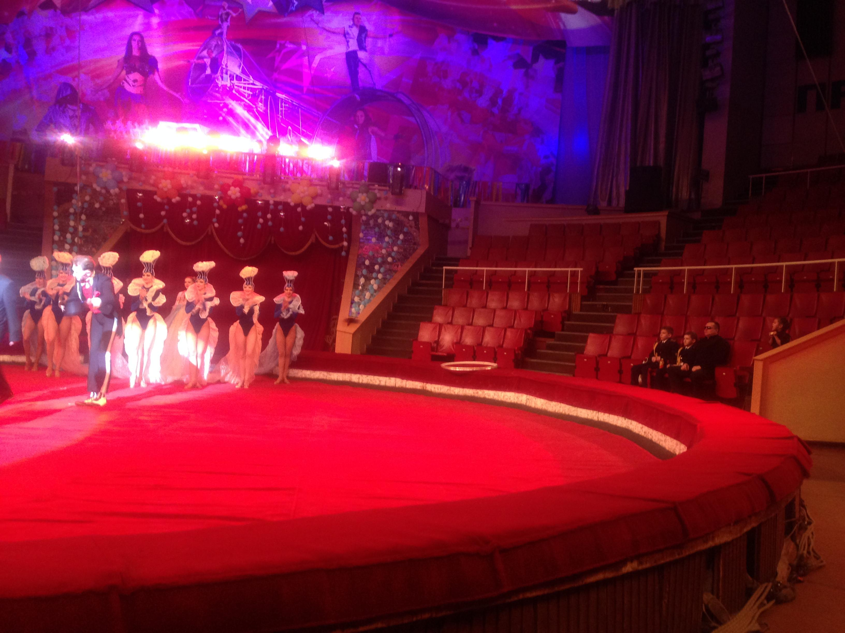 У Луганчан нет ни времени, ни денег, ни сил на цирк и другие увеселения