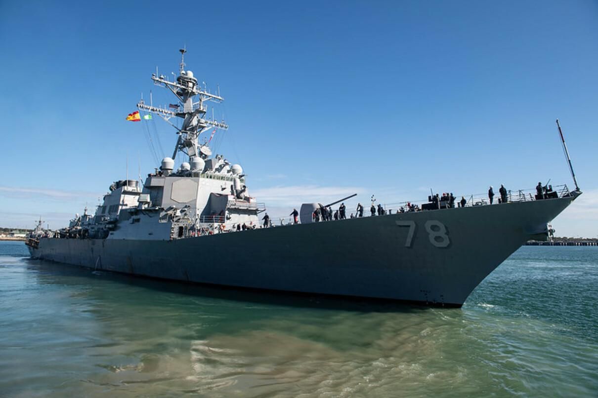 Військовий есмінець ВМС США вирушив у Чорне море
