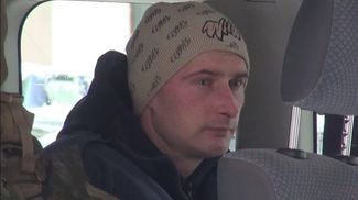 Неравноценный обмен: нашего солдата на их преступницу