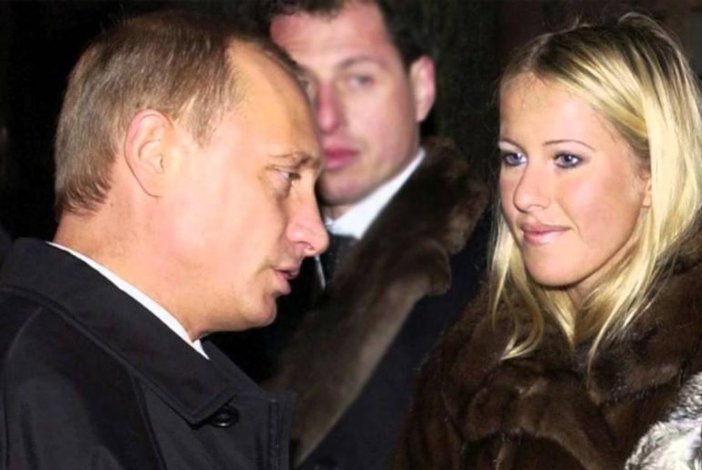 Это не Собчак отдает Крым. Это делает Путин ее устами