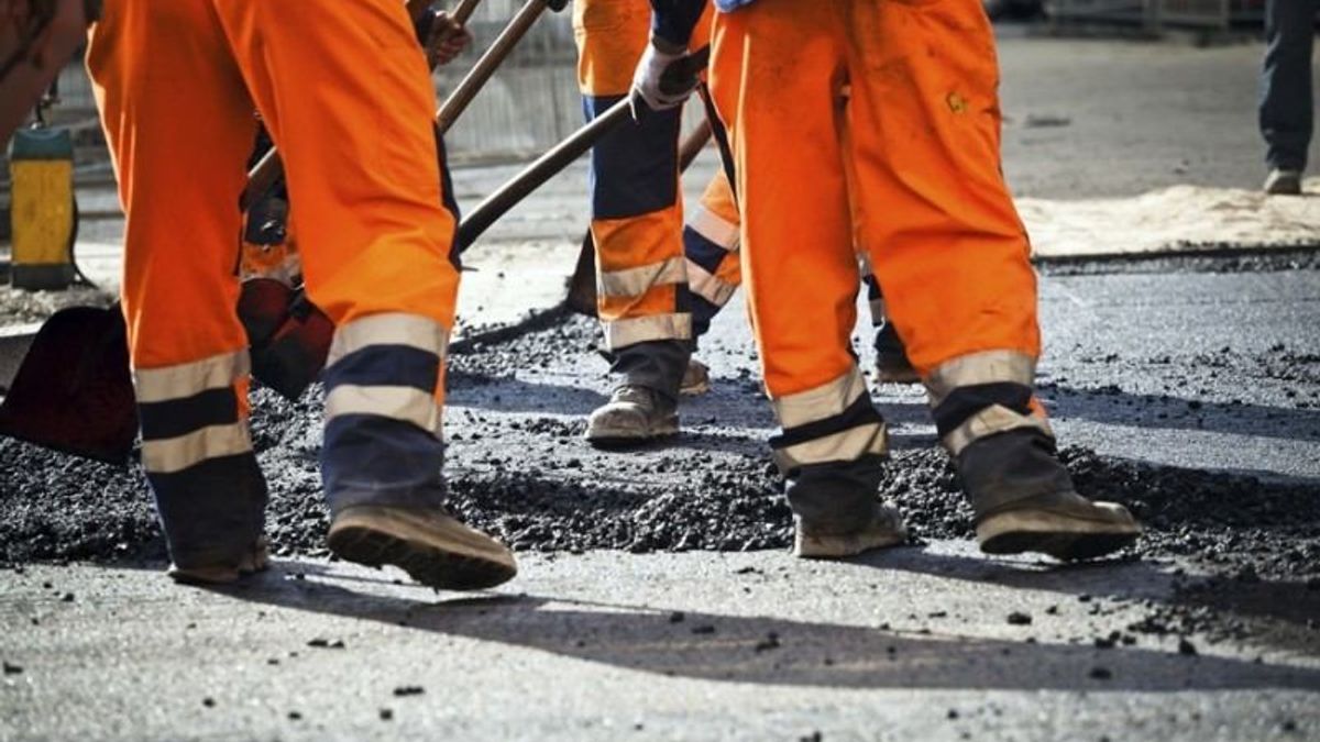 Півмільярда зарити в дороги, або Чому з українського бюджету фінансують бойовиків "ЛНР" Півмільярда зарити в дороги, або Чому з українського бюджету фінансують бойовиків "ЛНР"