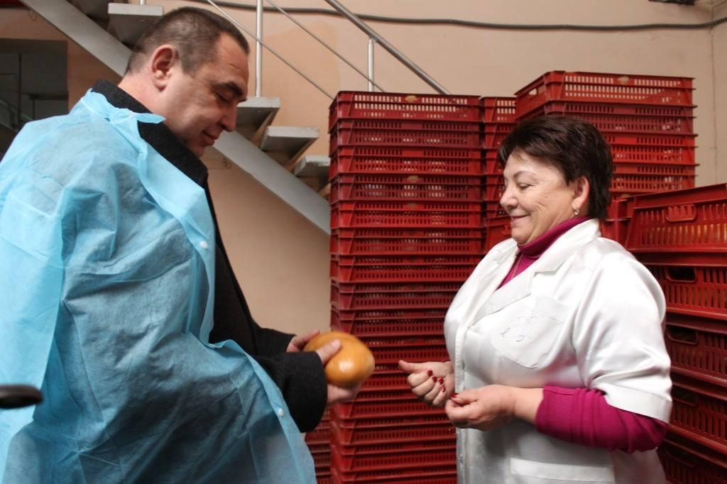 Бенкет під час війни. Кого годують луганські пекарі?