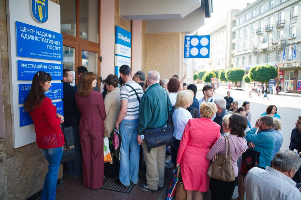 Как и сколько можно заработать, стоя в очередях