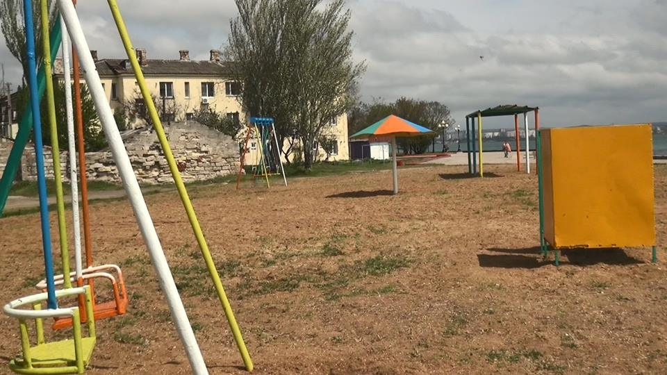 Керчь благоустраивает пляжи... Убогий совдеп