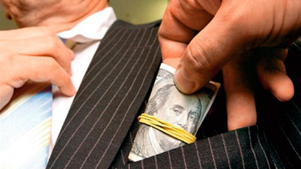 Корупційні схеми "борців з корупцією" в самопроголошеній "ЛНР"