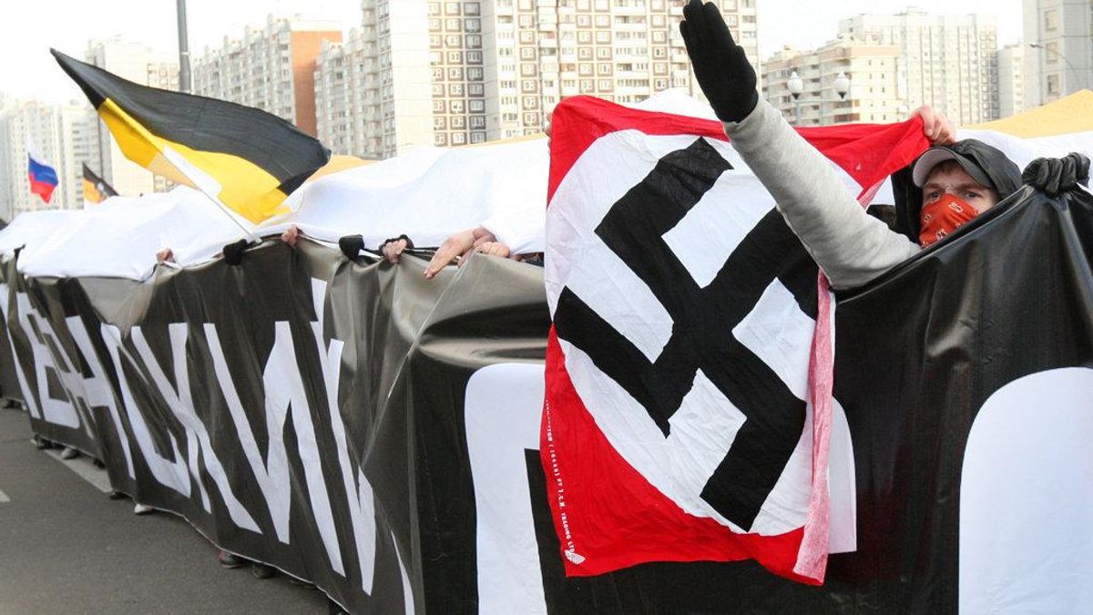 Луганчан від "фашизму" захищають... неонацисти Луганчан від "фашизму" захищають... неонацисти