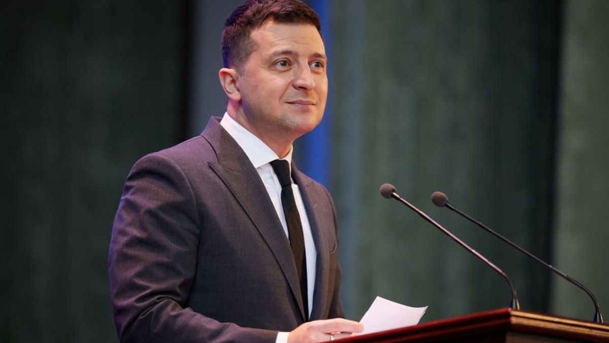 Рейтинг Зеленського за лютий 2022: хто лідирує та є конкуретом