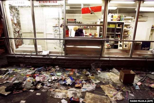 заворушення у талліні після знесення радянського пам'ятника заворушення у талліні після знесення радянського пам'ятника