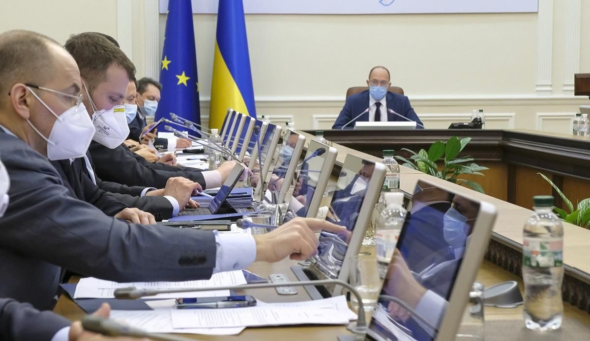 Уряд затвердив плани децентралізації у трьох областях: деталі Уряд затвердив плани децентралізації у трьох областях: деталі