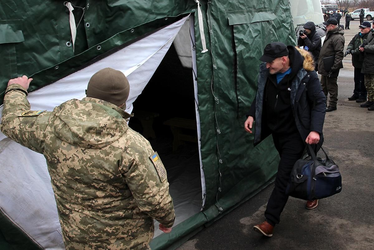 Українці, яких повернуть з полону, залишаться на Донбасі на обсервації