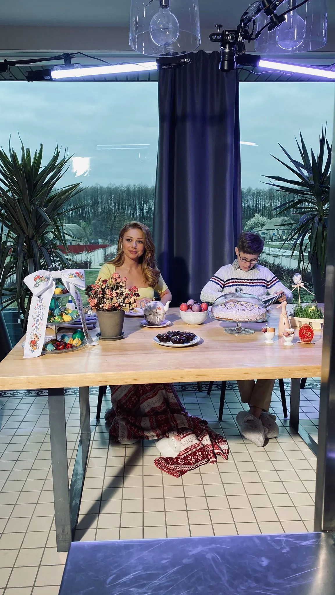 Тіна Кароль прикрасила великодній стіл Тіна Кароль прикрасила великодній стіл