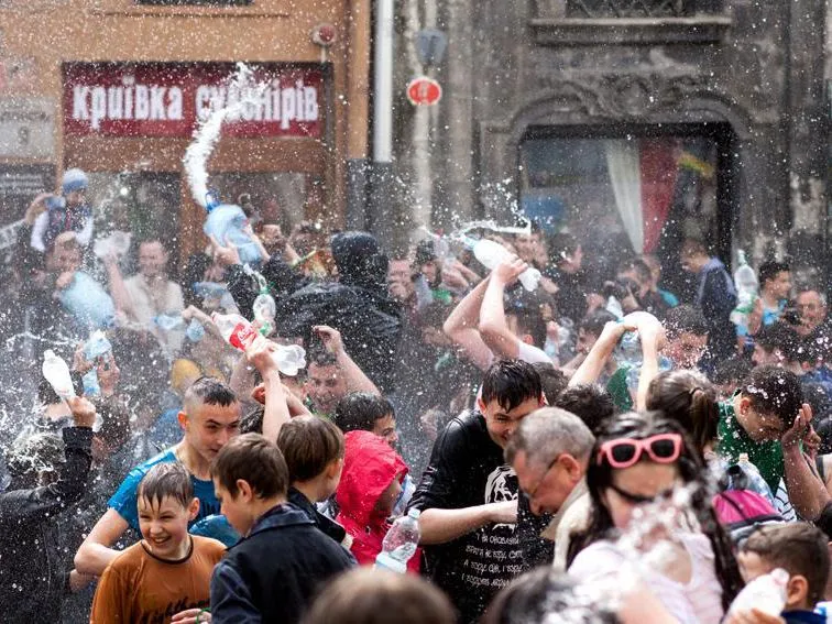 Поливаний понеділок у Львові Поливаний понеділок у Львові