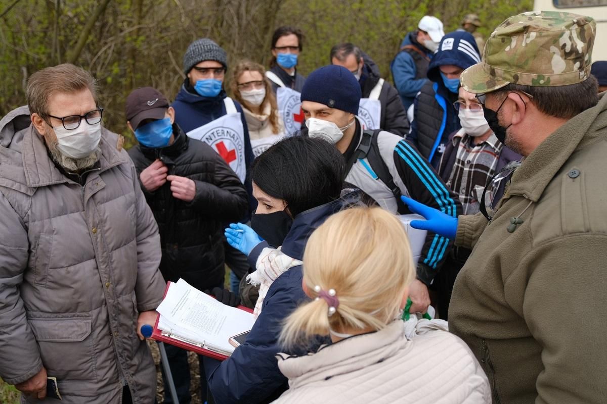 Хотіла допомогти українським військовим: звільнені українці розповіли, як потрапили у полон