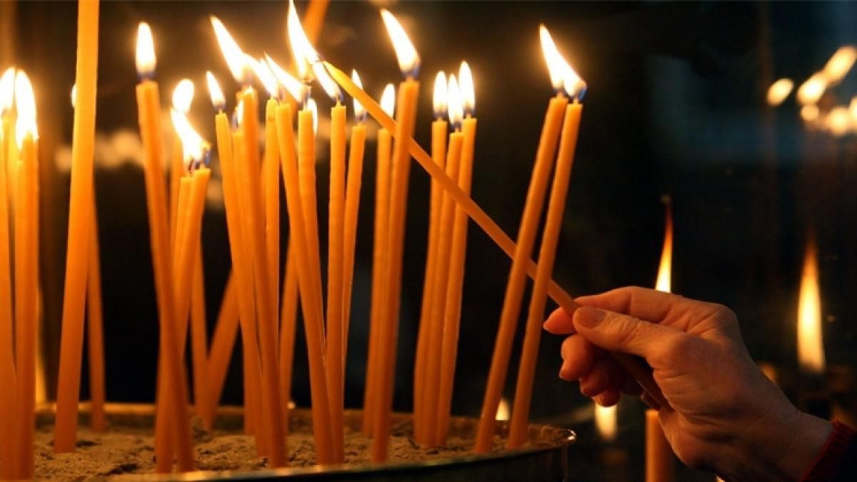 На Харьковщине 9 прихожан заразились коронавирусом, потому что покупали свечи у больной