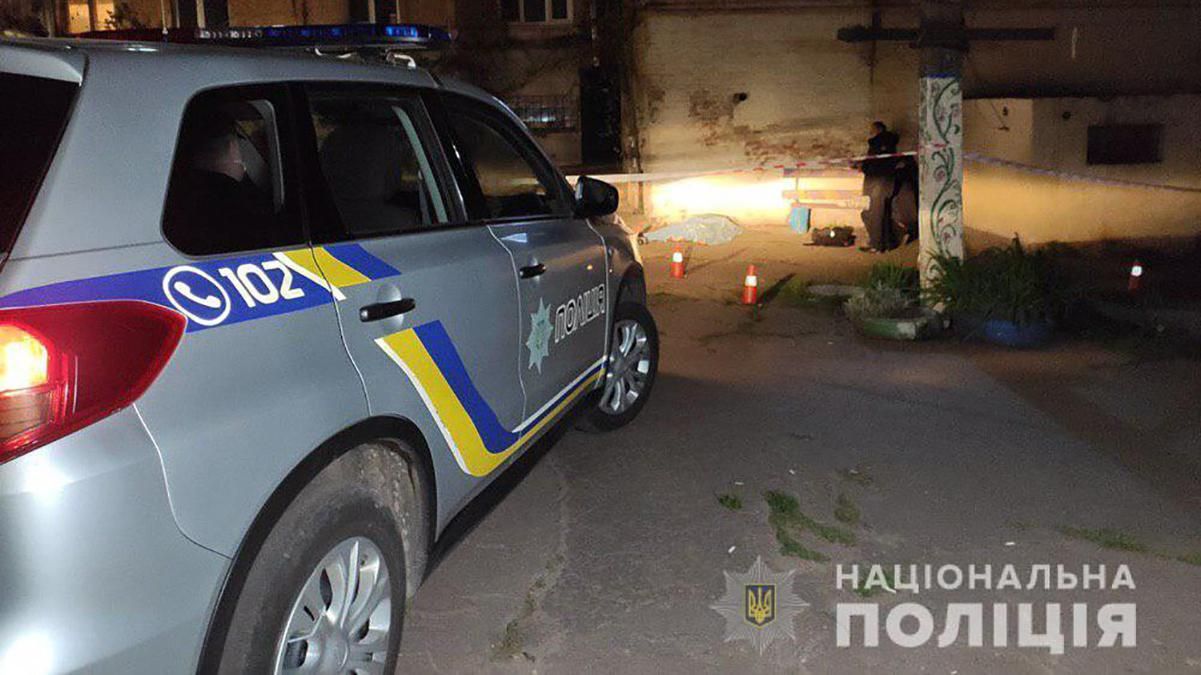 Драма у Кривому Розі: чоловік розстріляв молоду пару та вистрибнув з 8 поверху Драма у Кривому Розі: чоловік розстріляв молоду пару та вистрибнув з 8 поверху