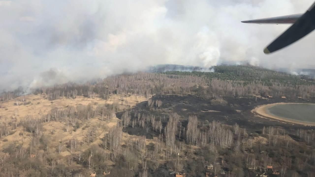 Чому не вдається загасити пожежу в Чорнобилі 2020: відповідь ДСНС Чому не вдається загасити пожежу в Чорнобилі 2020: відповідь ДСНС