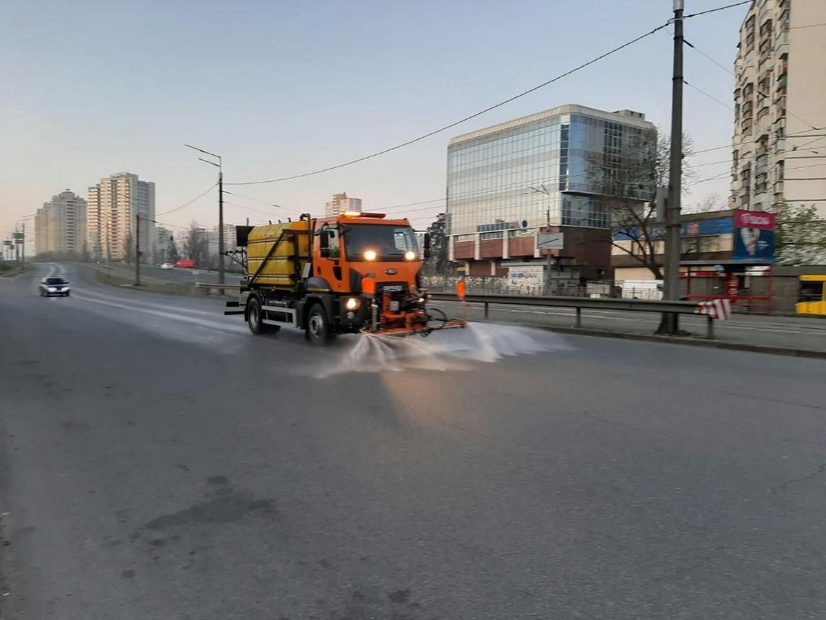 Улицы Киева будут мыть круглосуточно вплоть до улучшения состояния воздуха