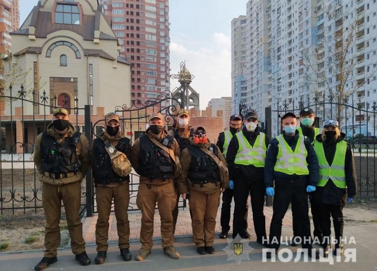 Поліція та Нацгвардія чергують біля 179 київських храмів