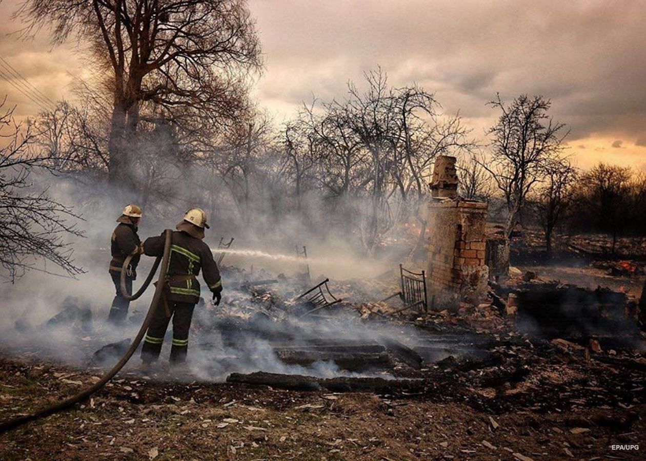 Благодатний вогонь, пожежі в Україні й пустеля на Чернігівщині: фото 18 квітня Благодатний вогонь, пожежі в Україні й пустеля на Чернігівщині: фото 18 квітня