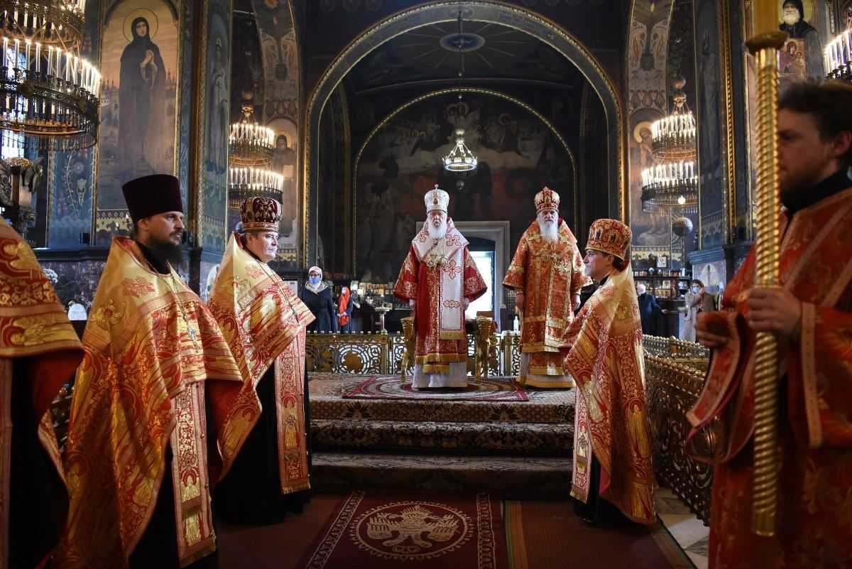 Великодня служба у Володимирському соборі:  як ігнорували карантин