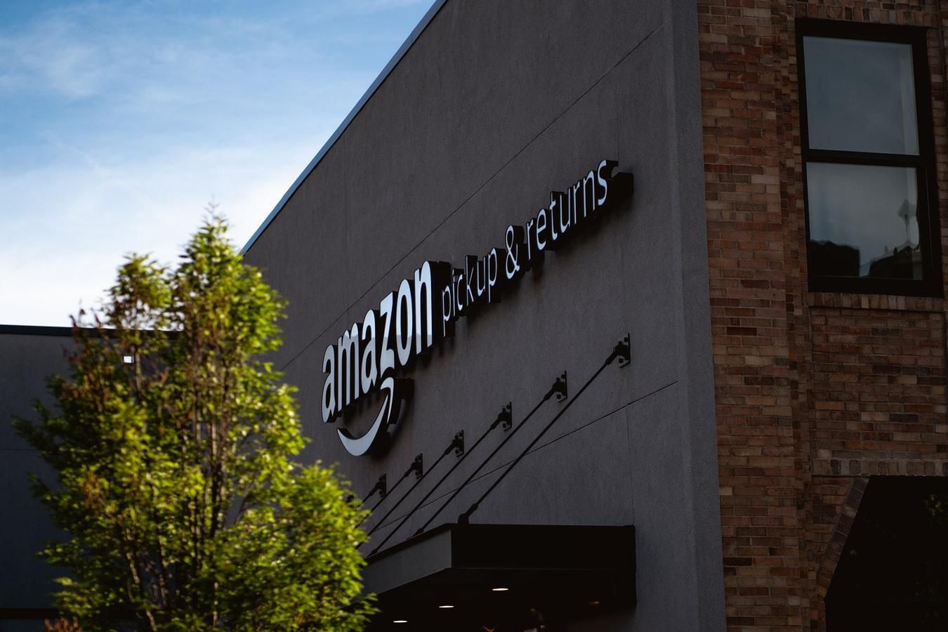 Попит на продукцію Amazon продовжує зростати: довелось знизити обсяг продажів Попит на продукцію Amazon продовжує зростати: довелось знизити обсяг продажів