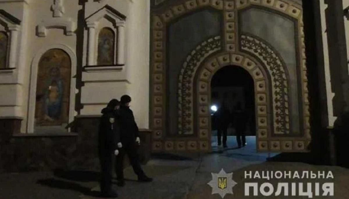  Нарушение карантина в Почаевской лавре: реакция полиции