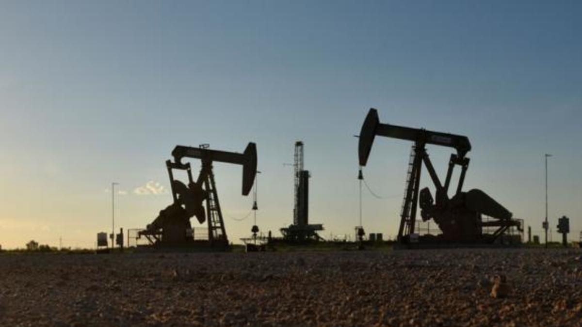 Світове зниження цін на нафту: експерт пояснив, як це вплине на економіку України Світове зниження цін на нафту: експерт пояснив, як це вплине на економіку України