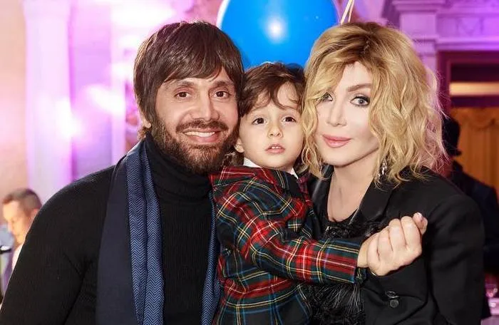 Ірина Білик з сином та чоловіком Ірина Білик з сином та чоловіком