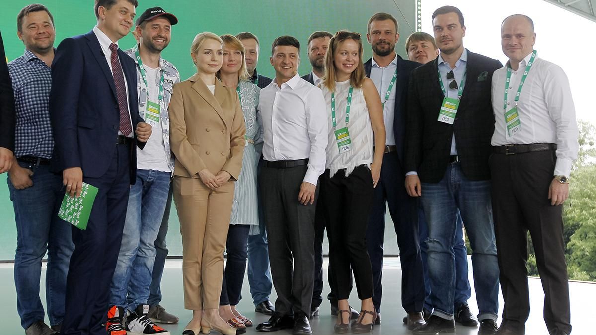 Надії на Зеленського і його партію ще не розтанули, але українці шукатимуть новий політичний проєкт Надії на Зеленського і його партію ще не розтанули, але українці шукатимуть новий політичний проєкт