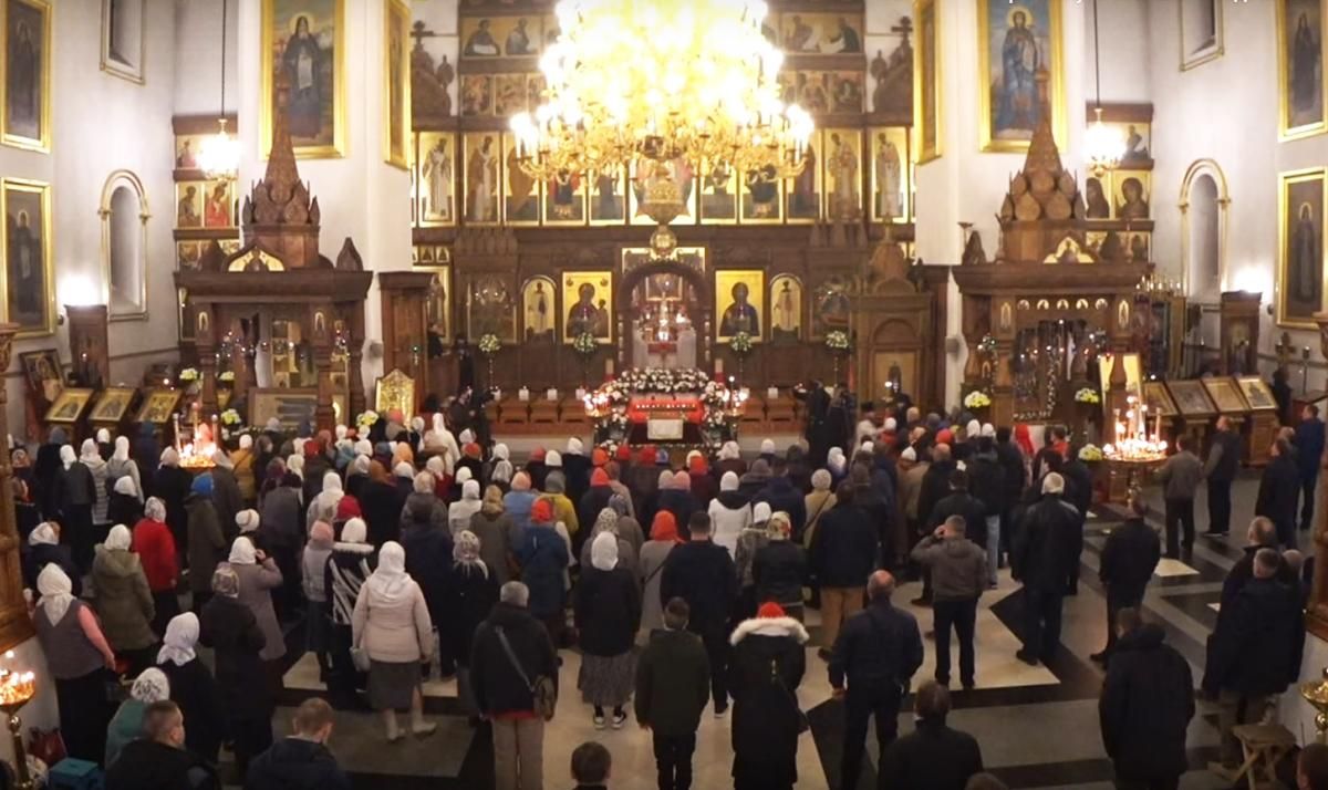 Поліція встановлює особи всіх учасників великоднього богослужіння у Святогірській лаврі на Донеччині