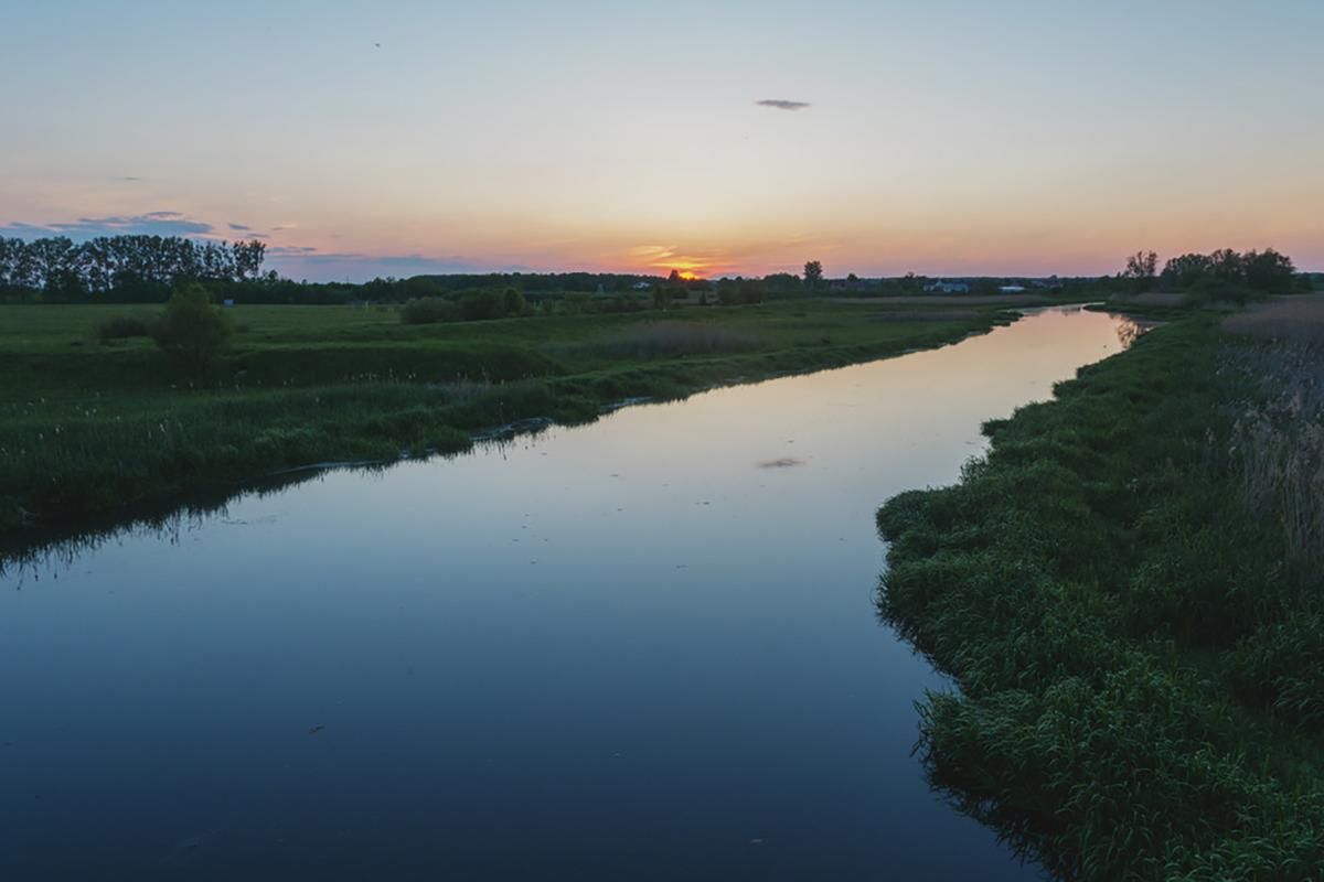 Река укр. Река Западный Буг. Речка Буг в Украине. Река Западный Буг Польша. Река Буг Брест.