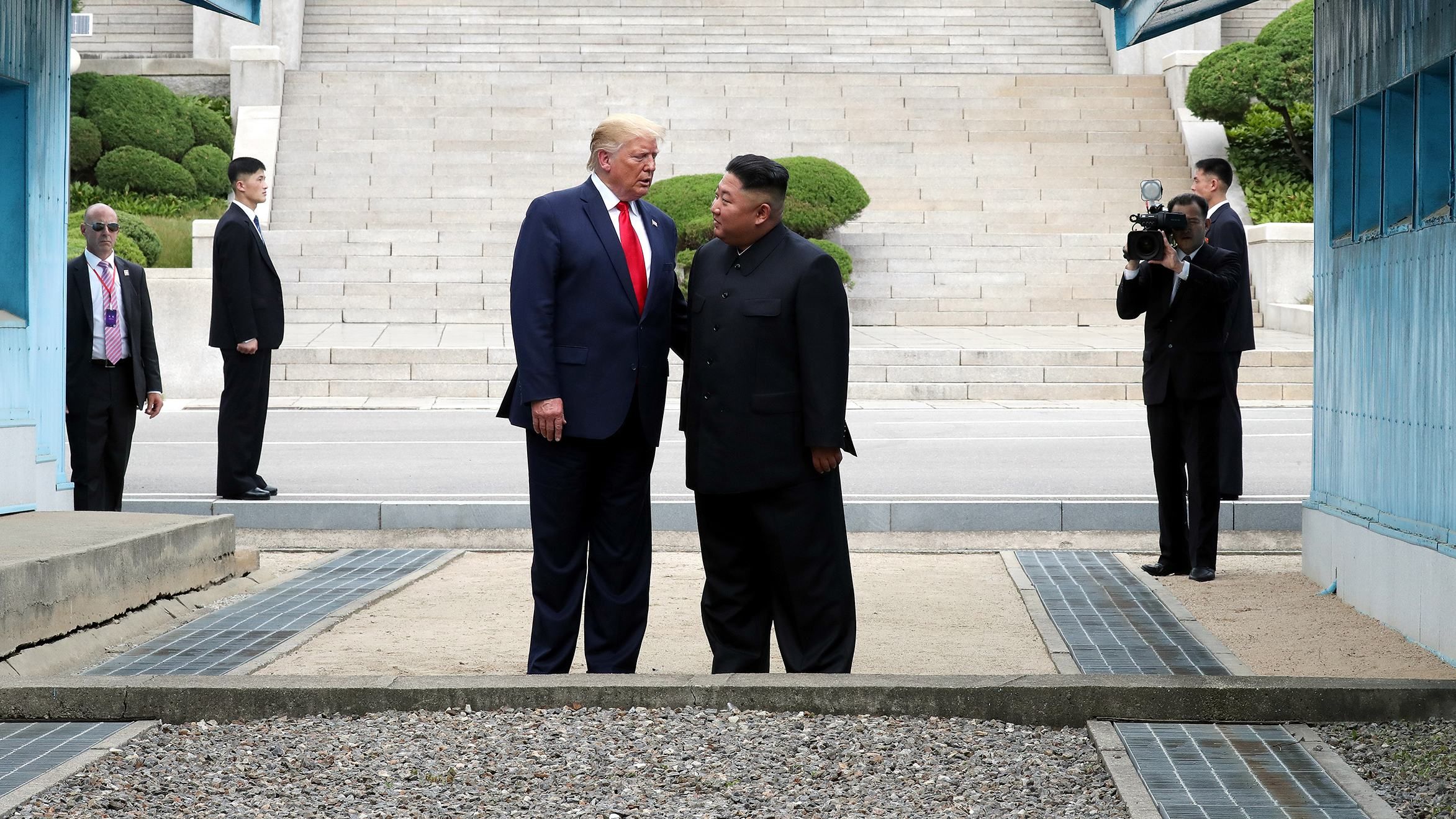 Трамп отреагировал на информацию о болезни лидера КНДР Ким Чен Ына Трамп отреагировал на информацию о болезни лидера КНДР Ким Чен Ына