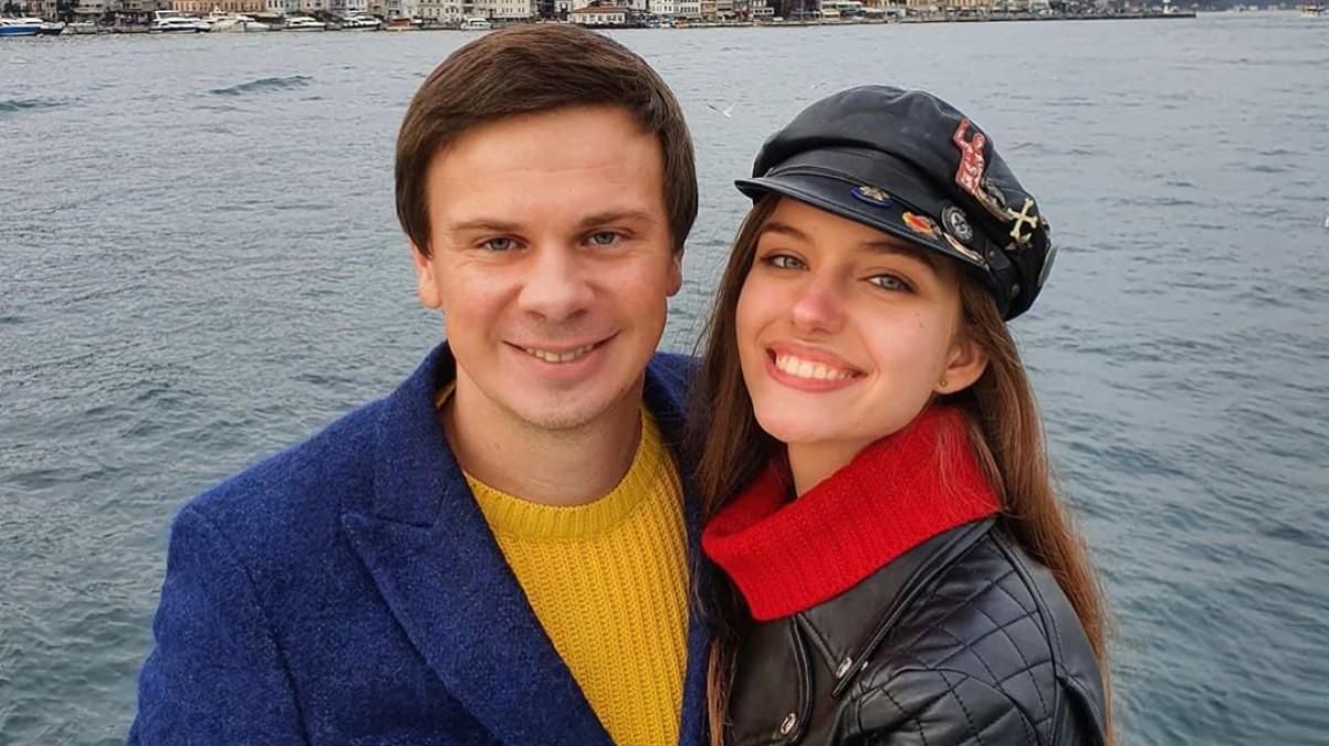 Жена Дмитрия Комарова двусмысленно прокомментировала его фото: Едь уже, сколько можно