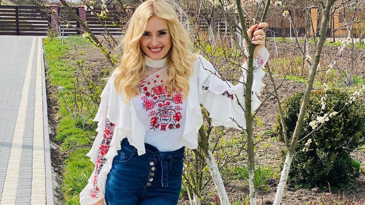 Ірина Федишин замилувала мережу фото з чоловіком та показала подарунки прихильників