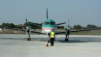 Украина снова будет осуществлять спецрейсы: из каких городов эвакуируют украинцев