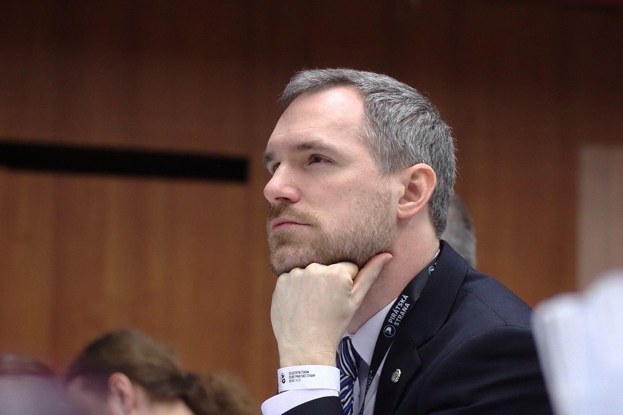 Російський спецагент намагався отруїти мера Праги: як на скандал реагують у Кремлі Російський спецагент намагався отруїти мера Праги: як на скандал реагують у Кремлі