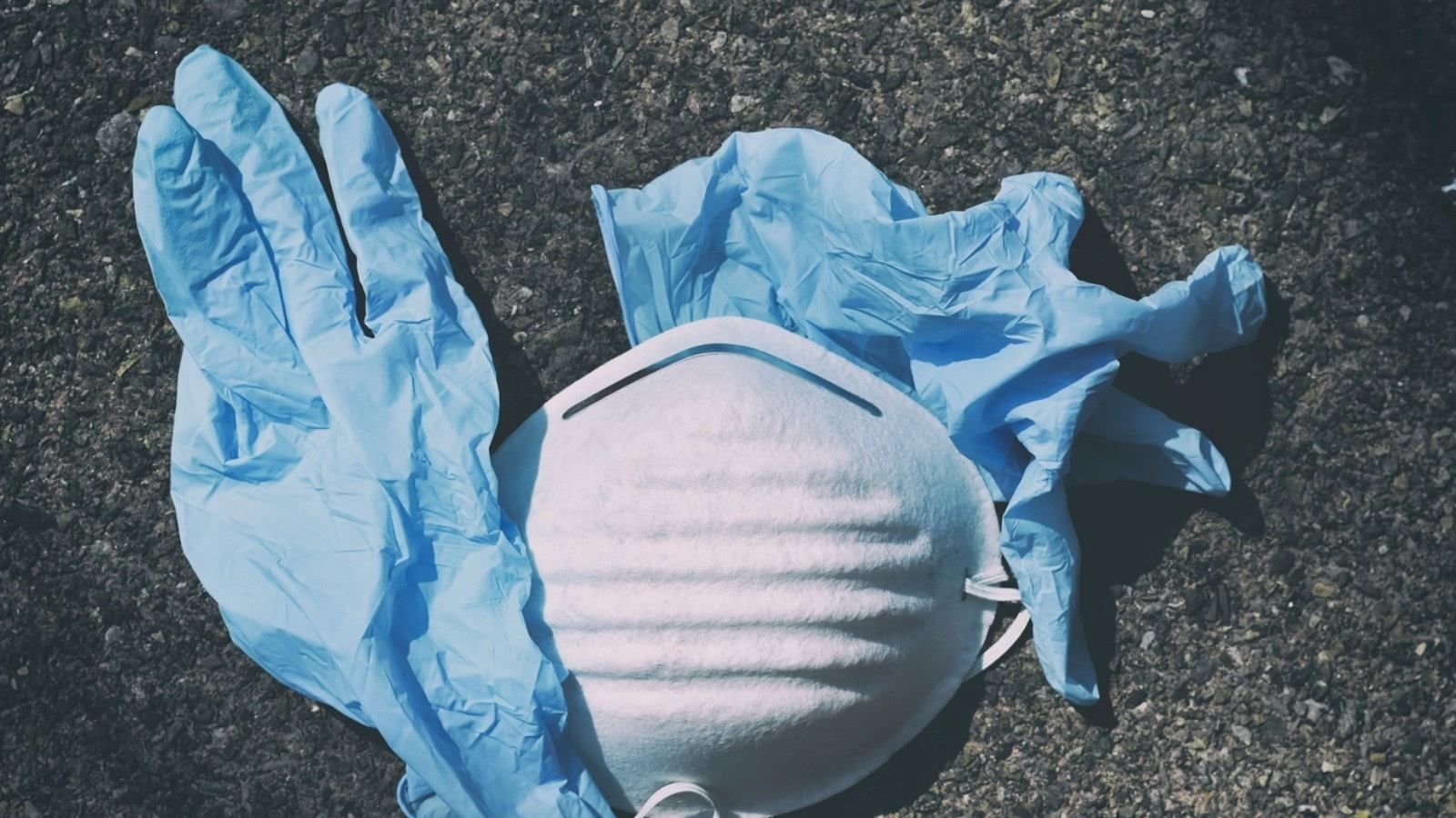 Что делать с использованными перчатками и масками: советы Супрун Что делать с использованными перчатками и масками: советы Супрун