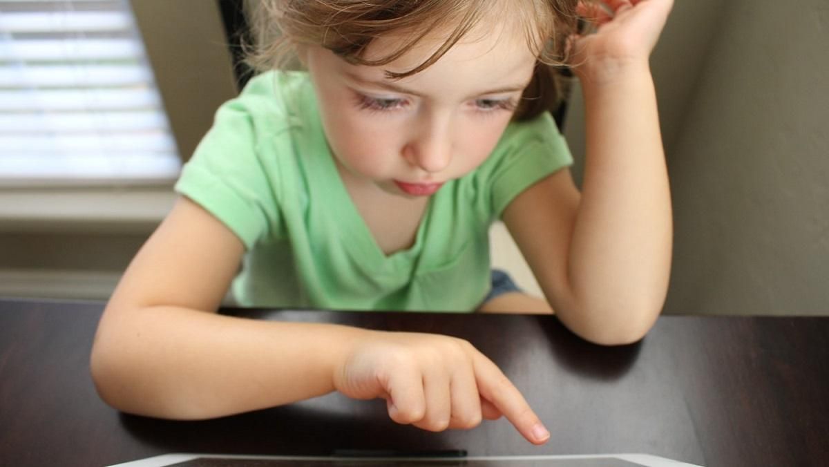 Восьмирічна дитина "зламала" батьківський контроль iOS Восьмирічна дитина "зламала" батьківський контроль iOS