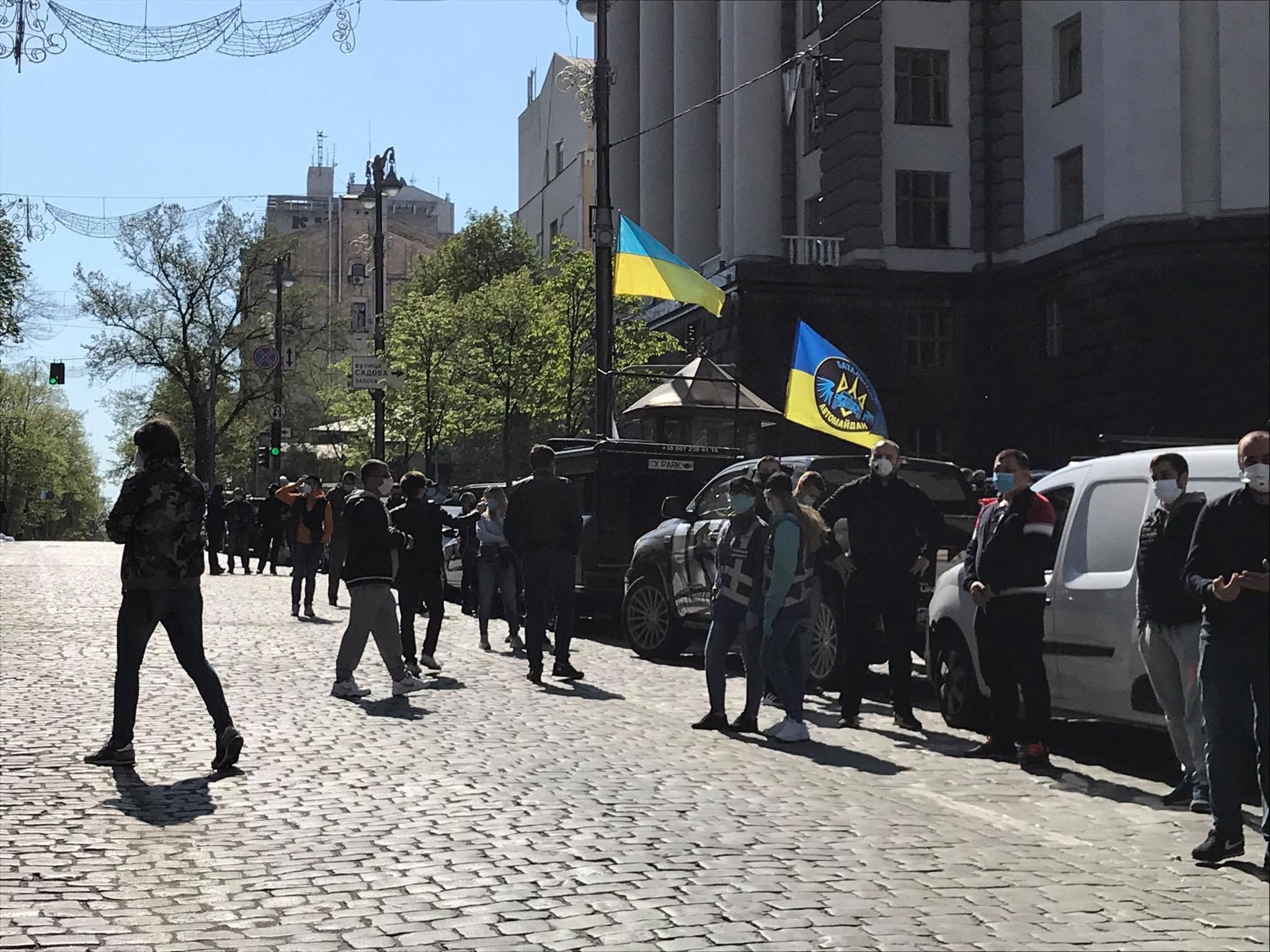 Протести підприємців під Кабміном: відбулися сутички з поліцією Протести підприємців під Кабміном: відбулися сутички з поліцією