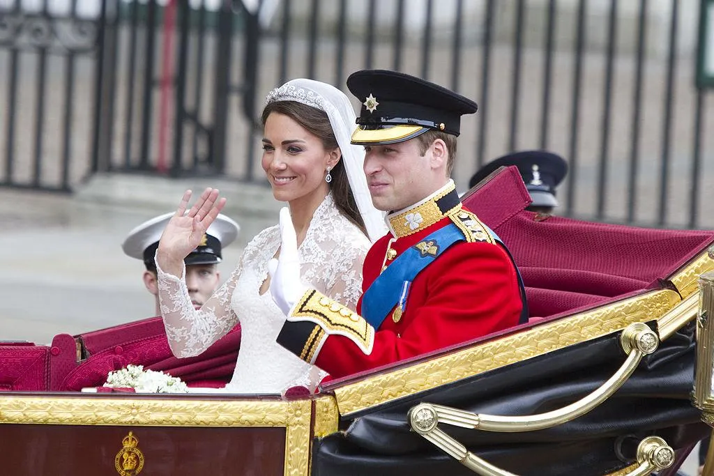 Під дзвін принц і герцогиня відправилися в Букінгемський палац