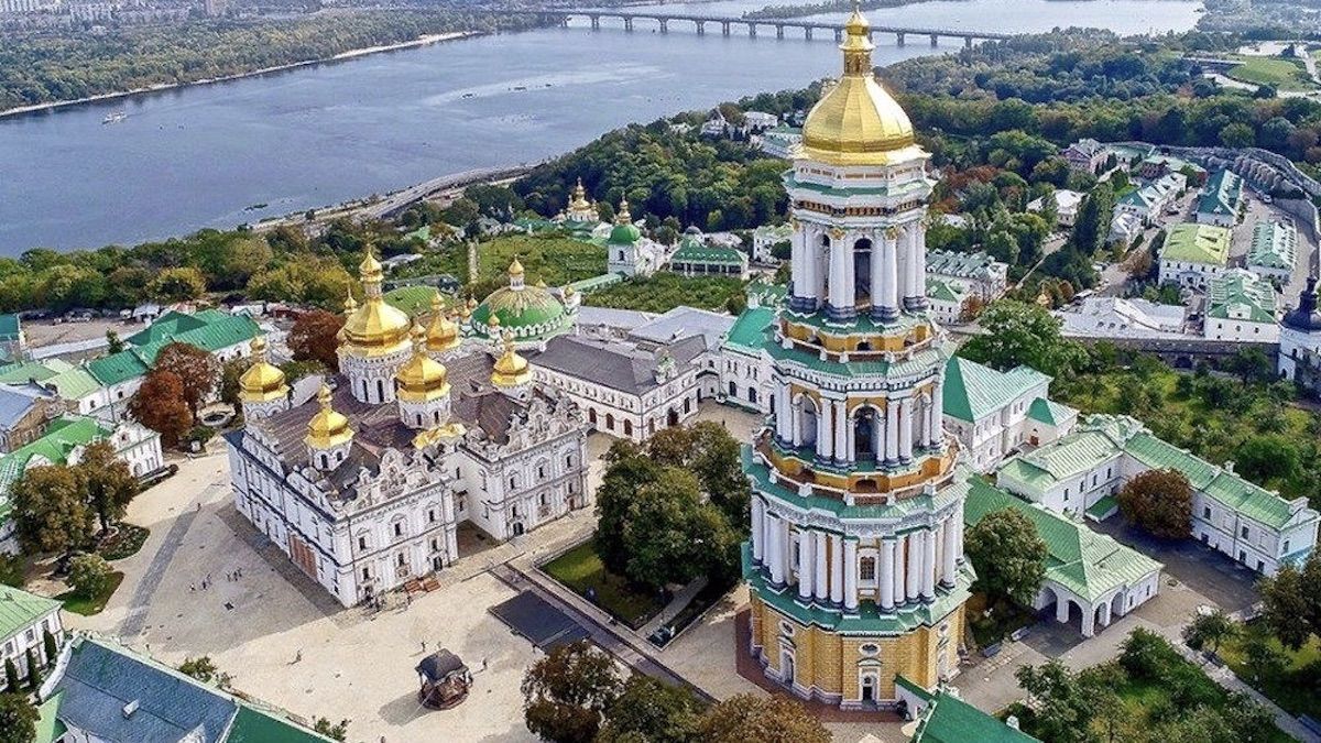 Зеленского призвали передать Киево-Печерскую лавру Московского патриархата ПЦУ