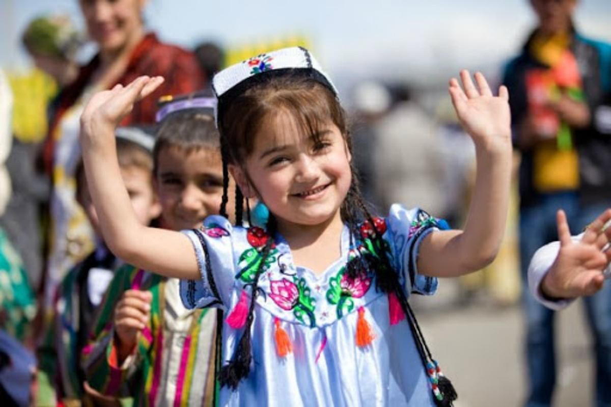 В Таджикистані заборонять російські закінчення прізвищ