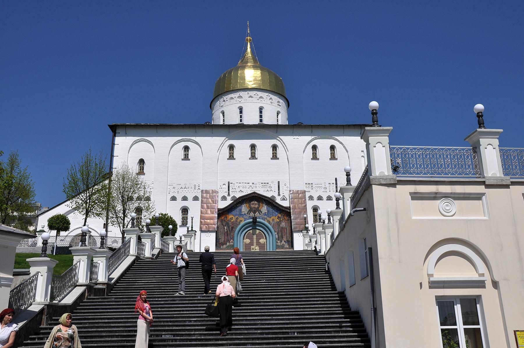 Власть не закрыла храмы на карантин, потому что боялась конфликта