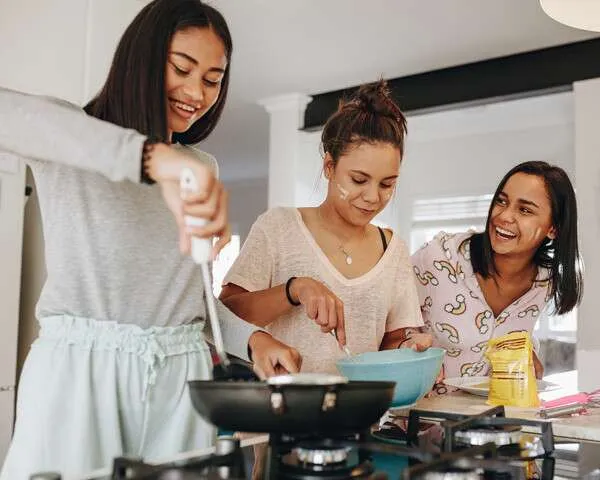 Підлітки готують вдома Підлітки готують вдома