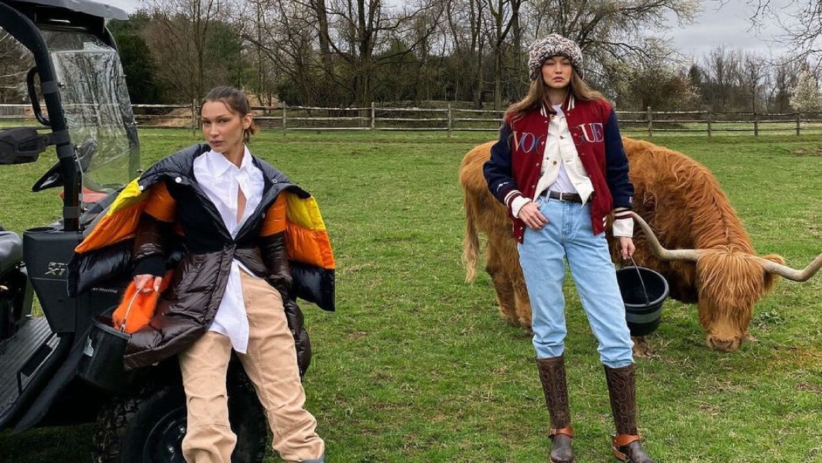 Джіджі та Белла Хадід влаштували імпровізовану фотосесію для Vogue на домашньому ранчо: фото