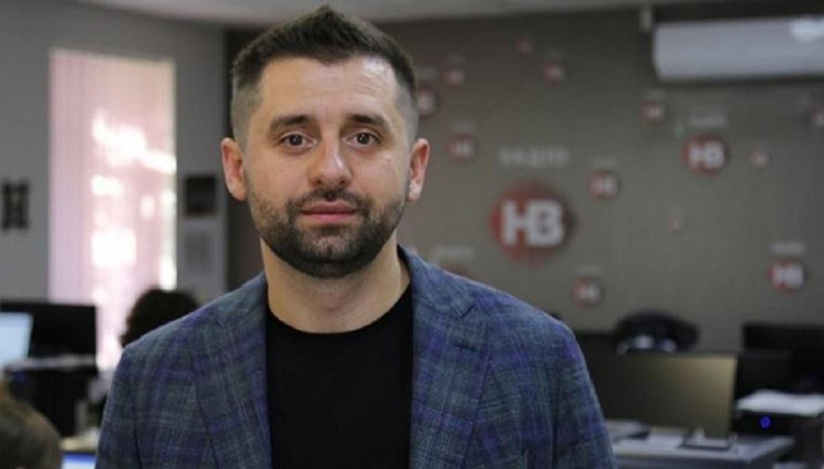 Арахамия о взрывах в Балаклее: есть две совершенно разные версии событий Арахамия о взрывах в Балаклее: есть две совершенно разные версии событий