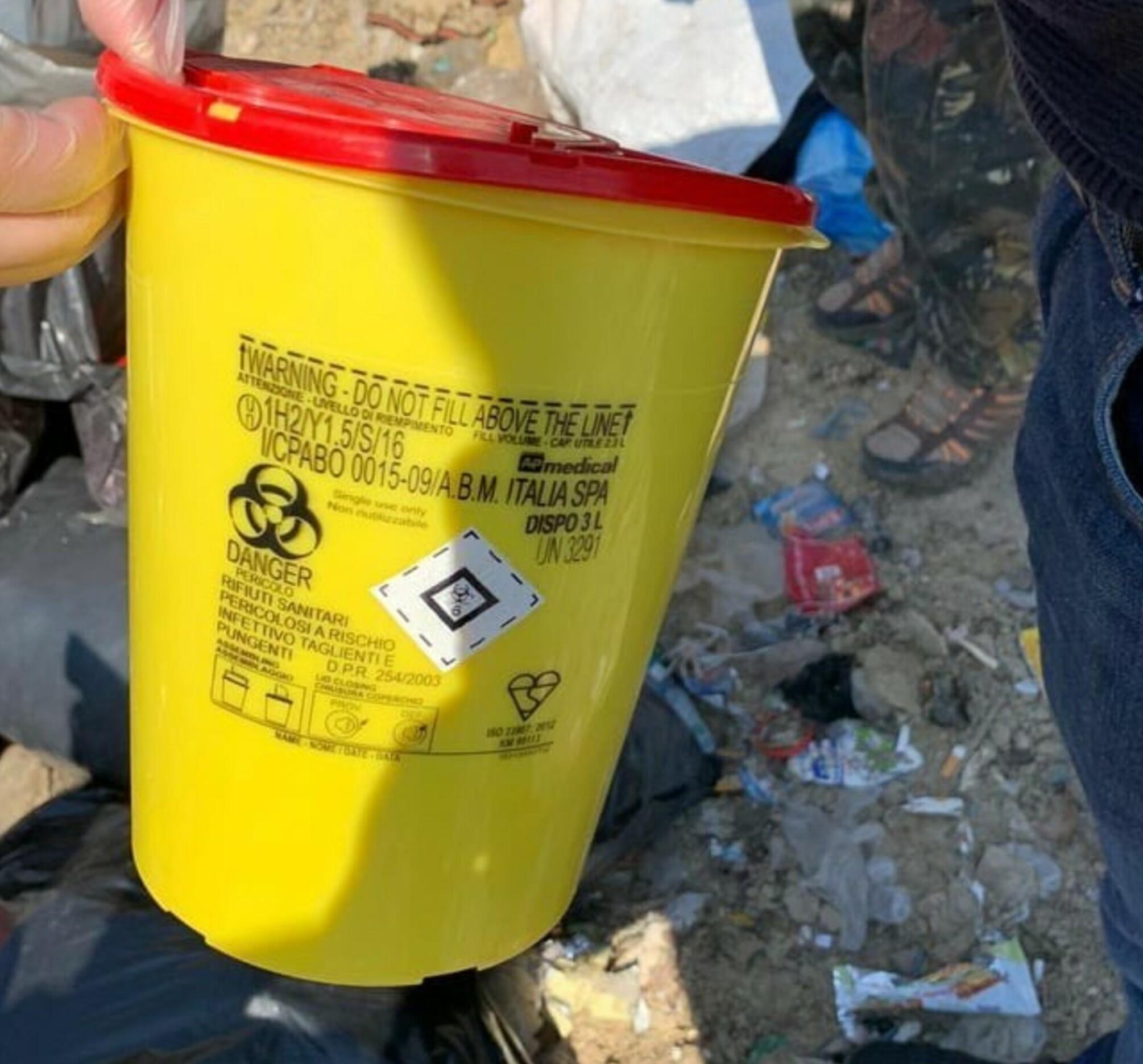 У Київській області відходи з лікарень скидали на сміттєзвалищах