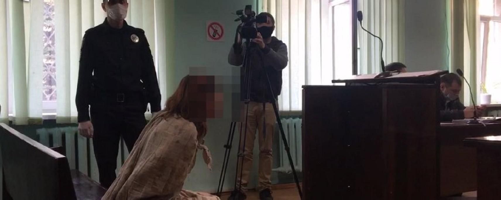 Убийство в Харькове: женщину, которая ходила голой с головой ребенка в пакете, взяли под стражу