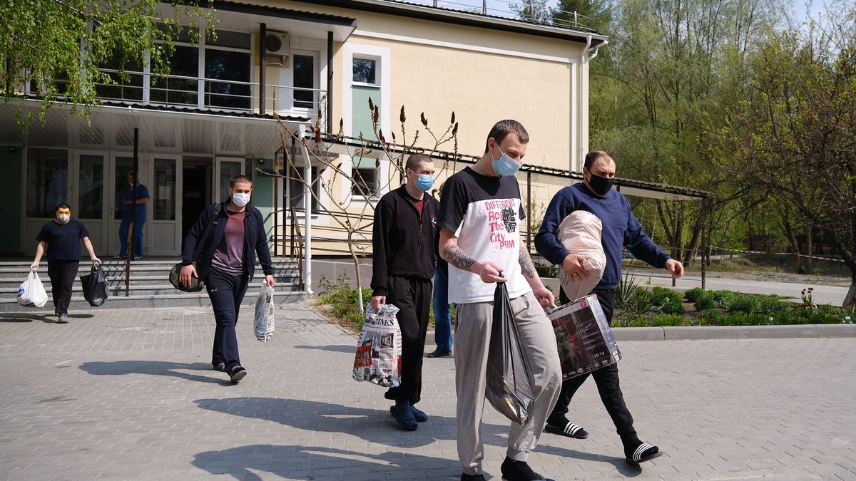 Украинцы, освобожденные из плена 16.04.2020, прошли обсервацию 1.05. Украинцы, освобожденные из плена 16.04.2020, прошли обсервацию 1.05.